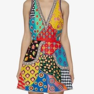 Alice + Olivia Tennie embellished embroidered v neck dress. NWT, size 4.